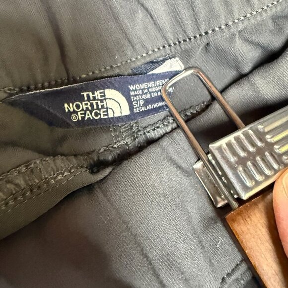 The North Face Women’s Stretch Cargo Jogger Pants Gray S EUC - Picture 6 of 11